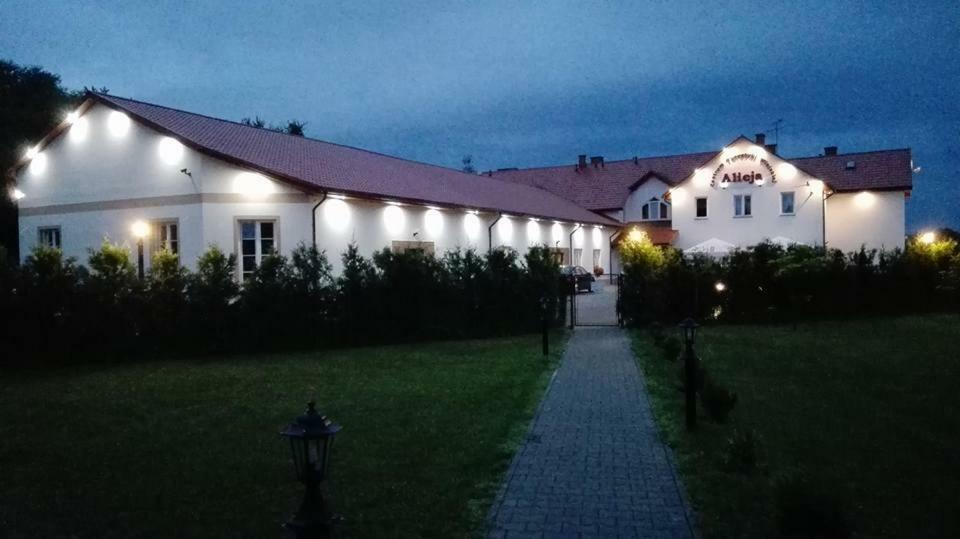 Centrum Turystyki Wiejskiej Alicja Ksiezpol Exterior foto